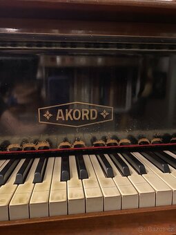 Klavírní křídlo - 8