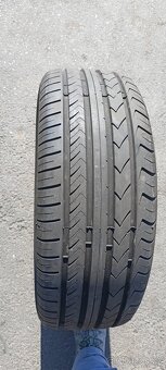 Letní pneo 215/55 /r17 - 8