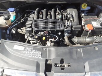 Peugeot 2008 PureTech - 8