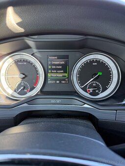 Škoda superb III 2.0TDI 110kw FULLLED DSG ACC 2021 - 8