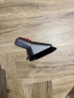 Tyčový vysavač Dyson V15 Detect Absolute 2023 - záruka - 8