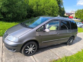 Prodám Volkswagen Sharan 2007-2,0 TDI - 8