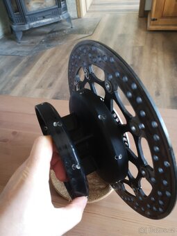 Royal enfield 650, přední kotouč Brembo se středem kola - 8