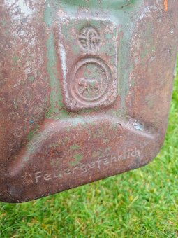 Stary kanystr 5ltr - 8