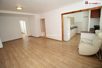 Pěkný udržovaný byt 2+1 v prvním patře cihlového domu v Haba - 8