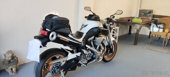 YAMAHA MT-01 - 8