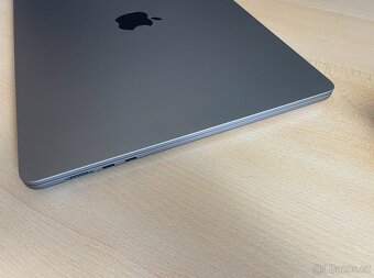 Macbook Air 15.3" (2023) - M2/8GB/256GB/97% BATERIE + ZÁRUK - 8