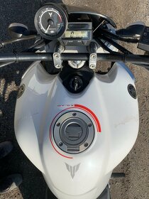 YAMAHA MT03 - 8