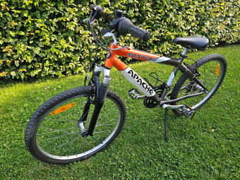 Juniorské 24" horské hliníkové kolo APACHE, rám 15" - 8