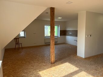 RD se zahradou v Karolince - 8