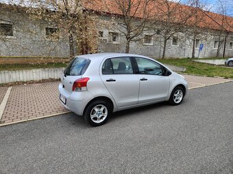 PRODAM TOYOTA YARIS 1,0I, PO SERVISU - 8