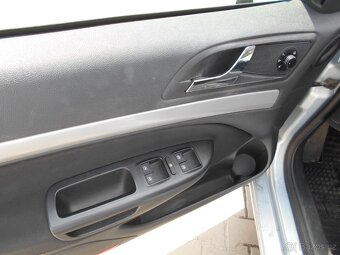 ŠKODA OCTAVIA 2 1.4 TSI 90 KW DSG AUTOMAT R.2009 SERV.KNÍŽKA - 8