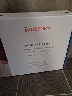 Lehátko BABYBJÖRN s hračkou šedá barva - 8