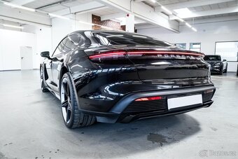 Porsche Taycan - 8