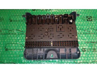 pojistkový panel (blok) Škoda Felicia 6U0937031 - 8