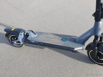 elektrická koloběžka Bluetouch BT501 grey 300km najeto - 8