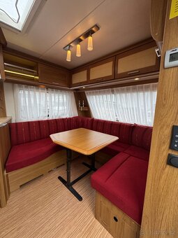 Knaus Royale 580 ~ Extra velká postel - 8