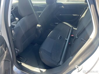 PEUGEOT 308 SW ALLURE 1.2i 96 KW Pure-Tech ČR 2015 - 8