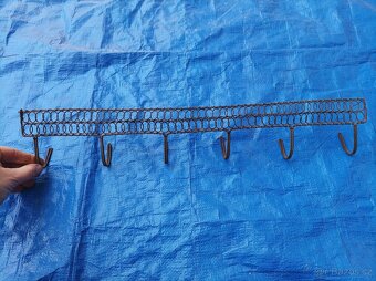 Drátěný věšáček - 8