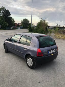 Renault Clio - 8
