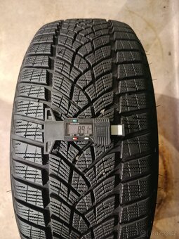 4ks zanovni zimni 215/50/18 Goodyear - 8