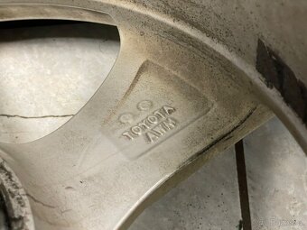 ALU DISKY TOYOTA - 5x114,3. 215/60 R17 - 8