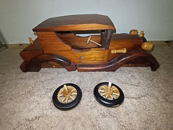 Dřevěný model historického auta – ruční práce, dekorace - 8