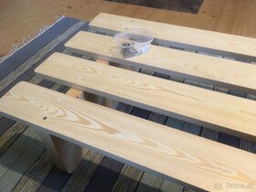 dřevěná lavice z masivu / dětská postýlka / stolek / pódium - 8