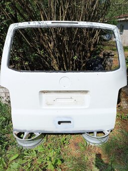VW T5 Multivan, transportér  - páté dveře , víko kufru - 8