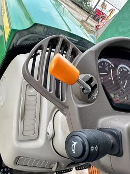 John Deere 6215 R - 8