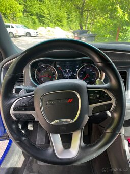 Dodge charger 5,7 hemi v8 - 8