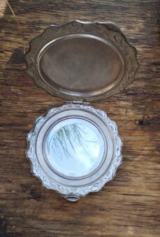 Starožitná stříbrná pudřenka 8.5 cm průměr. Váha 88.2 gramů. - 8