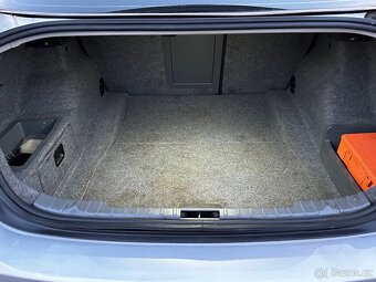 BMW e90 320D 120kw, r.2006, pěkný stav - 8