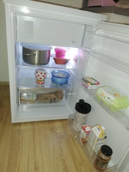 Lednička s mrazicí přihrádkou Electrolux - 8