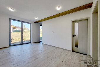 Prodej moderní novostavby domu 5+kk s garáží a pozemkem 958 - 8