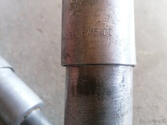 Zadné tlmiče na Stadion S22 - 8