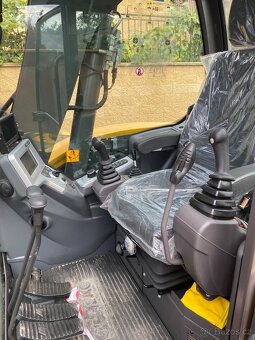 Mecalac bagr 6MCR - 8