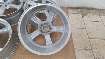 Alu kola Audi 19" 5x112 8J ET39 A4 VW Škoda Seat - 8