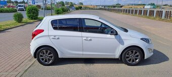Hyundai i20 1.2 Family Space koupeno v ČR 1 majitel Cebia - 8