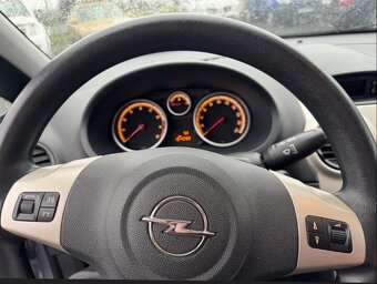 Opel Corsa 1,2i - 8