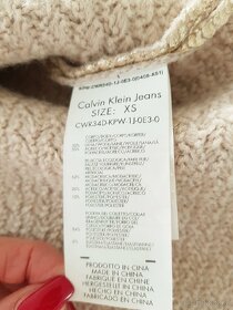 Zlatý svetr Calvin Klein pc: 9000kč - 8