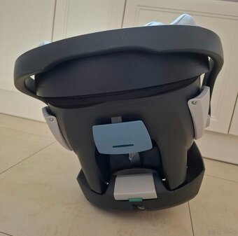 Autosedačka Cybex Aton 5 + isofix základna - 8