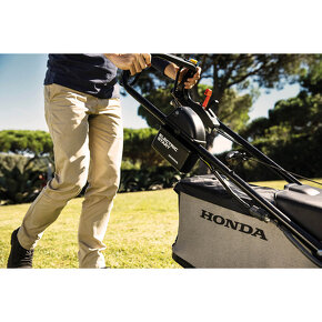 Motorová sekačka Honda HRX537HZ 21 Electric Start Mower - 8
