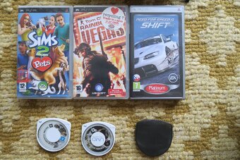 PSP 3004 s krabicí, hrami, pouzdrem a ochranným sklíčkem - 8