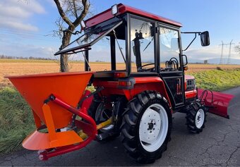 Japonský traktor KUBOTA GL 21 Diesel motor 3 válec, 21HP - 8