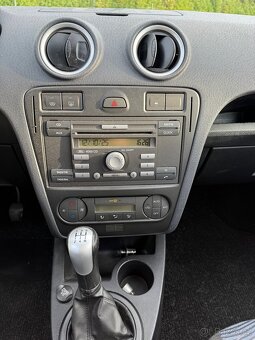 Ford Fusion 1.6i 74kW klima, park. Senzory - 8