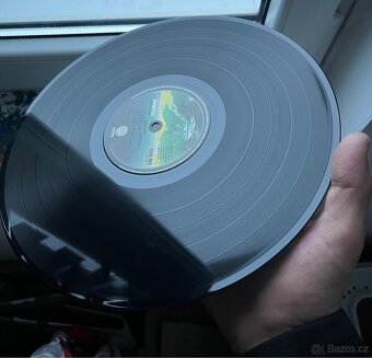 Thin Lizzy – Renegade - 8