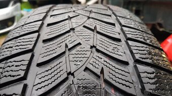 Zimní pneu Goodyear UltraGrip SUV 235/55 R18 - 8