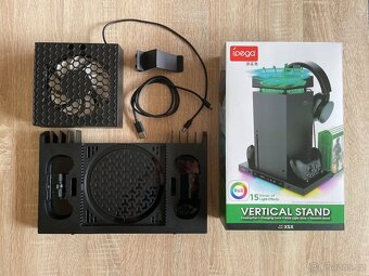iPega multifunkční nabíjecí stojan - Xbox series X - 8