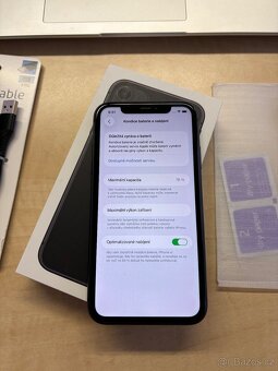 Prodám iPhone 11 64gb - 8
